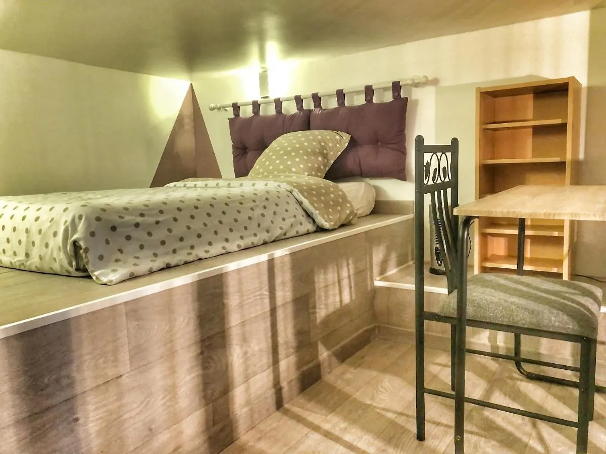 פריז Loft 5 Places With View On Eiffel Tower צרפת