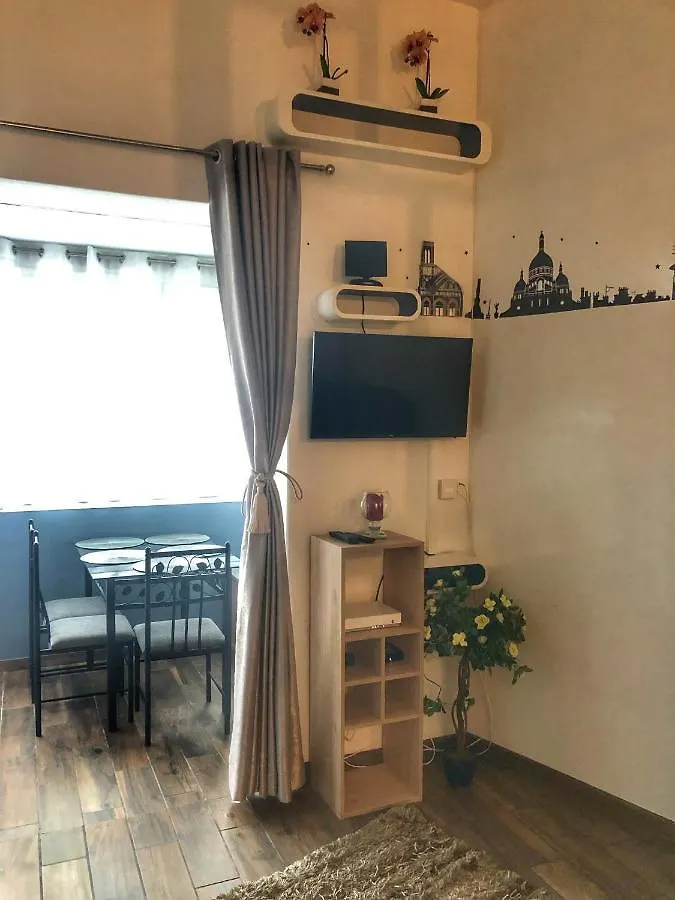 דירה פריז Loft 5 Places With View On Eiffel Tower