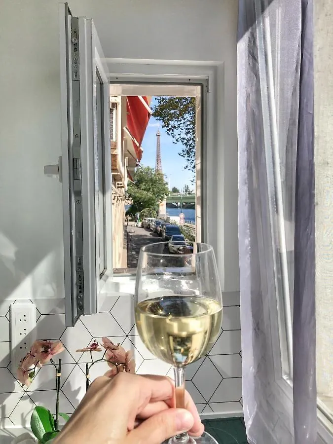 פריז Loft 5 Places With View On Eiffel Tower 0*,  צרפת